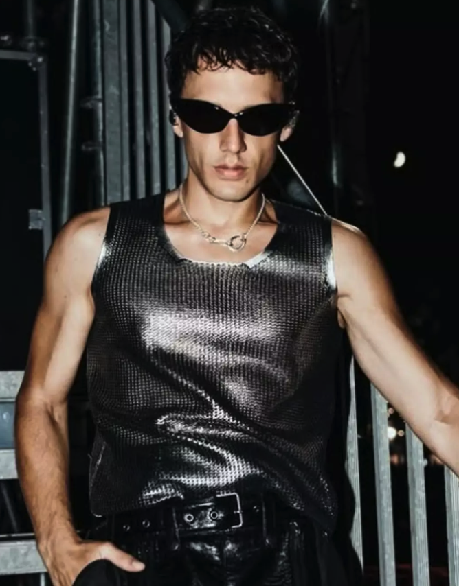 Şarkıcı Edis'ten hayranlarını üzen hareket! Sahnede zor anlar yaşadı, hastalığını itiraf etti! Açtı gösterdi - Resim: 2