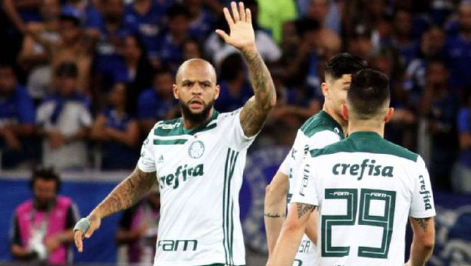 Fitili Melo ateşledi maç bitti yumruklar konuştu - Resim: 3