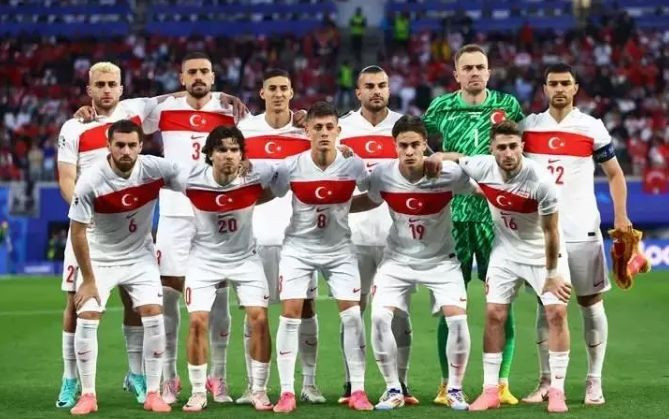 En değerli futbolcular listesi açıklandı: Listede 2 Türk yıldız var! - Resim: 2