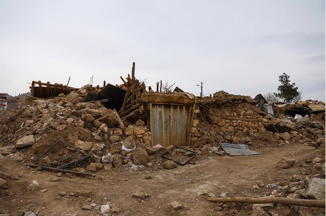 280 haneli beldede sadece 15 ev ayakta kaldı! Hayalet köye döndü - Resim: 1