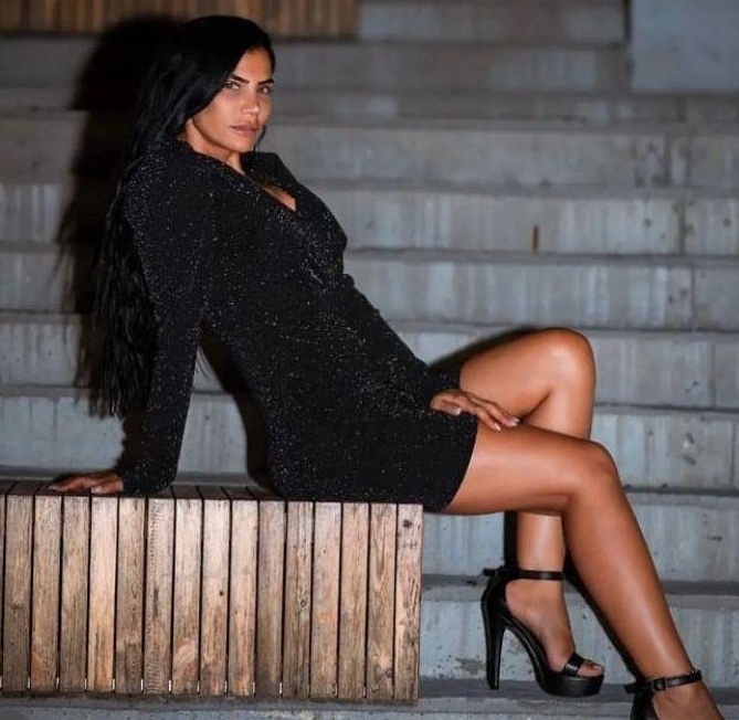 Ünlü şarkıcıya börekçide taciz! Berna Tan tokadı yapıştırdı: Göğüslerini her yerini... - Resim: 2