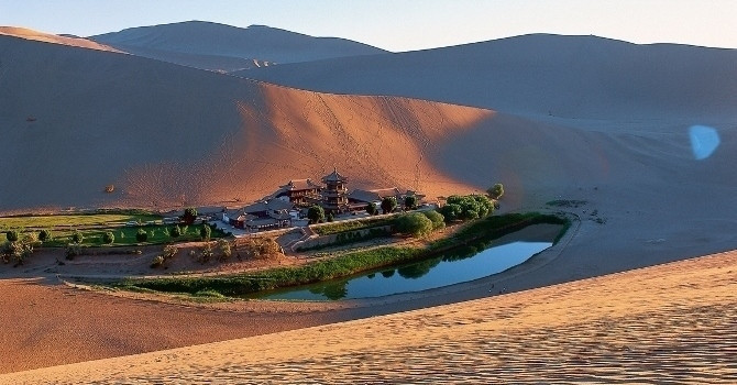 Çölün ortasında 2000 yıllık göl! Hayrete düşüren vaha.. - Resim: 3