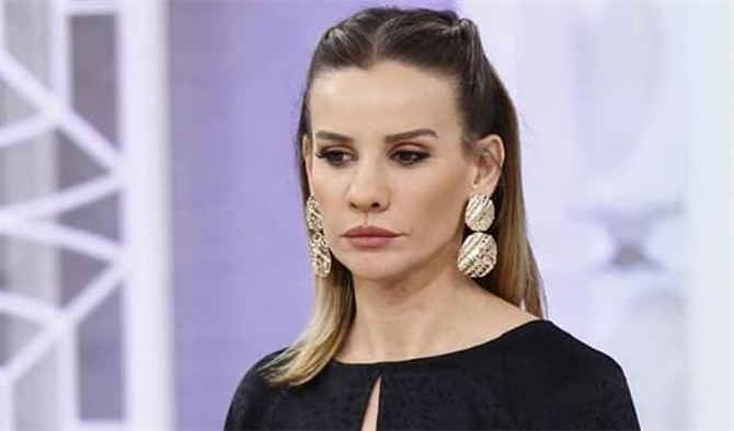 Esra Erol Elazığ'daki deprem için seferber oldu yardım malzemesi gönderdi - Resim: 3