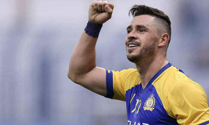 Galatasaray istenmeyen adamdan kurtuluyor! 2 teklif birden geldi - Resim: 4