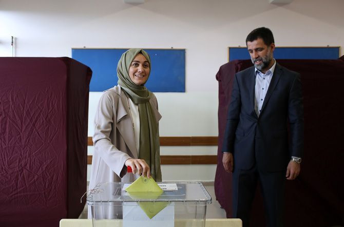 FETÖ'cü Hakan Şükür'den bomba itiraf: Tokat yedim dolandırıldım - Resim: 4