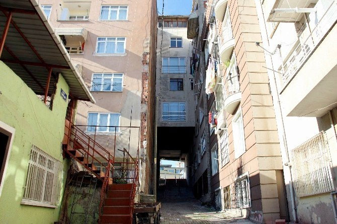 5 katlı binanın altından sokak geçiyor  - Resim: 4