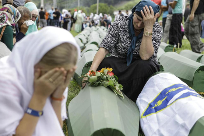 Srebrenitsa katliamı....19 yıl sonra 175 kişi daha toprağa veriliyor - Resim: 4