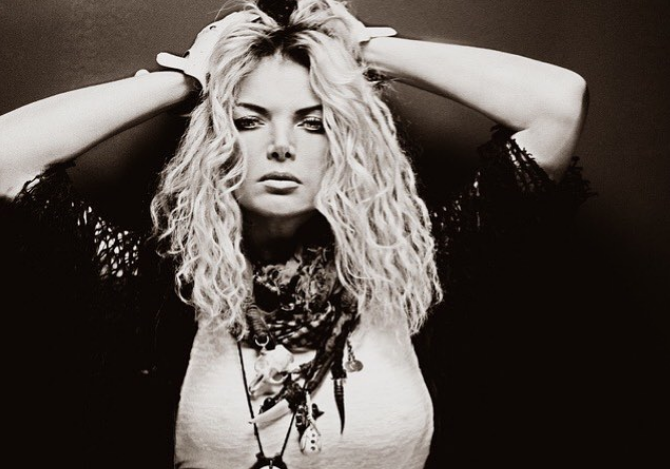 Fulden Uras kanser ameliyatında! Çıplak pozları bilinirdi iyilik meleği çıktı - Resim: 1