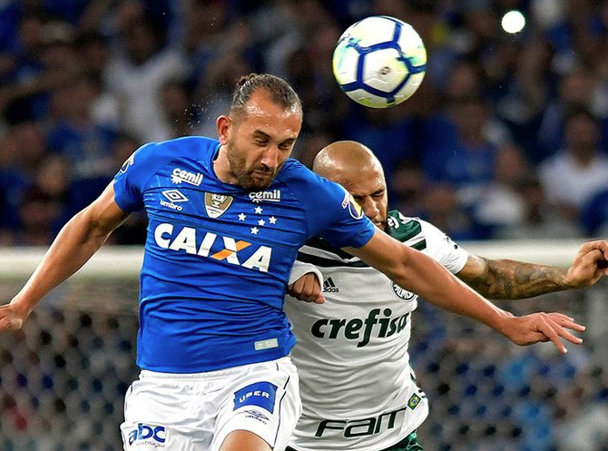 Fitili Melo ateşledi maç bitti yumruklar konuştu - Resim: 1