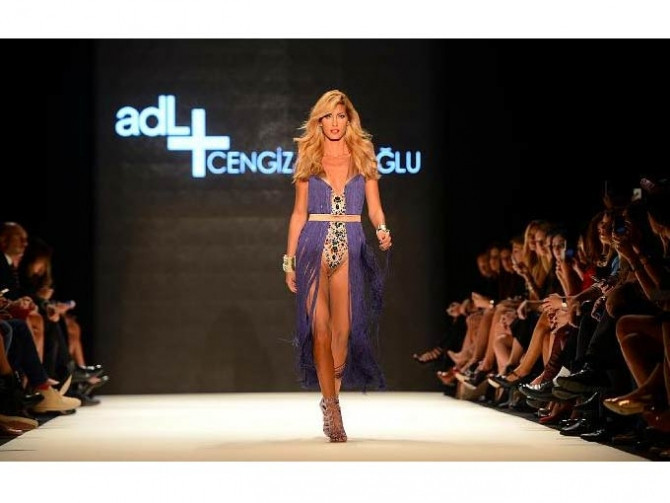 Yenge podyumda rüzgar gibi esti - Resim: 3