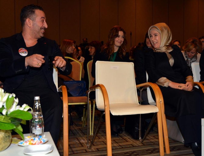 Cem Yılmaz Emine Hanım'ı koparttı - Resim: 1