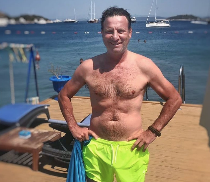 Kaya Çilingiroğlu'nun uçaktaki 'hostes' tepkisi olay oldu skandal kalça paylaşımını sildi - Resim: 3