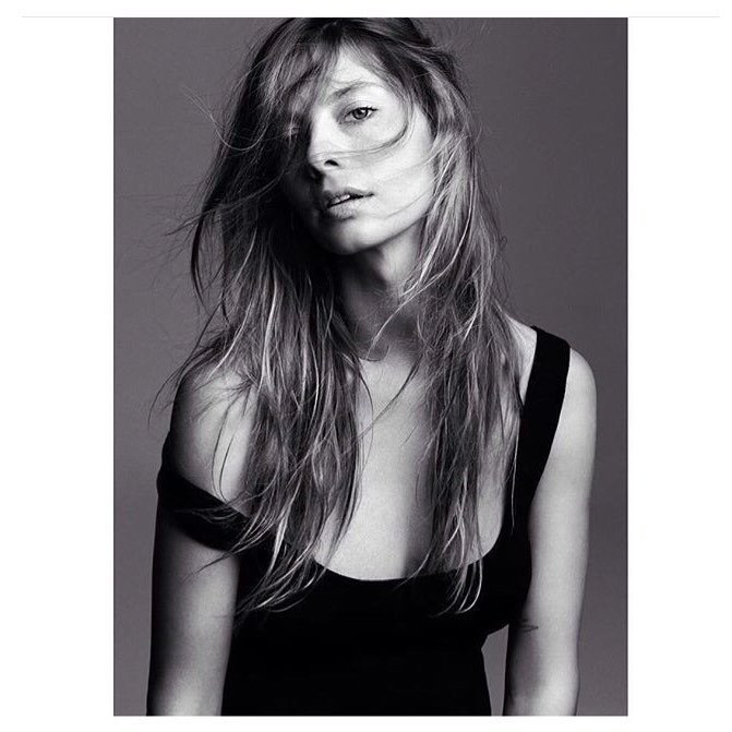 Tuba Ünsal Kürk Mantolu Madonna oluyor - Resim: 1