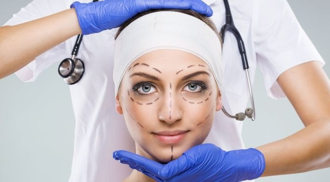 Kraliyet ailesi ve ünlülerin estetik sırları ifşa oldu! - Resim: 4