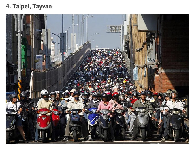 İstanbul trafiği mi? Beterin beteri var...  - Resim: 4