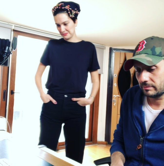 Bergüzar Korel ve Halit Ergenç çiftinden bomba proje! Resmen servet kazanacaklar - Resim: 4