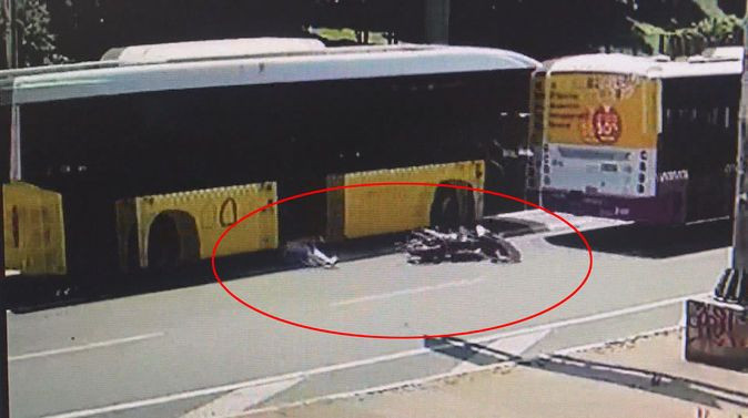 Şişli’de dehşet anları! Otobüsün altına girdi - Resim: 2