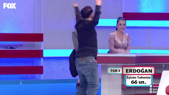 Fox TV Yaparsın Aşkım'da Türkiye bunu da gördü İlker Ayrık'a yaklaşıp... - Resim: 2