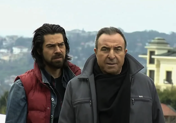 Arka Sokaklar'ın Murat'ı yıllar sonra ortaya çıktı! Oyunculuğu bırakıp maneviyata yönelmişti, son haline yorum yağdı - Resim: 1