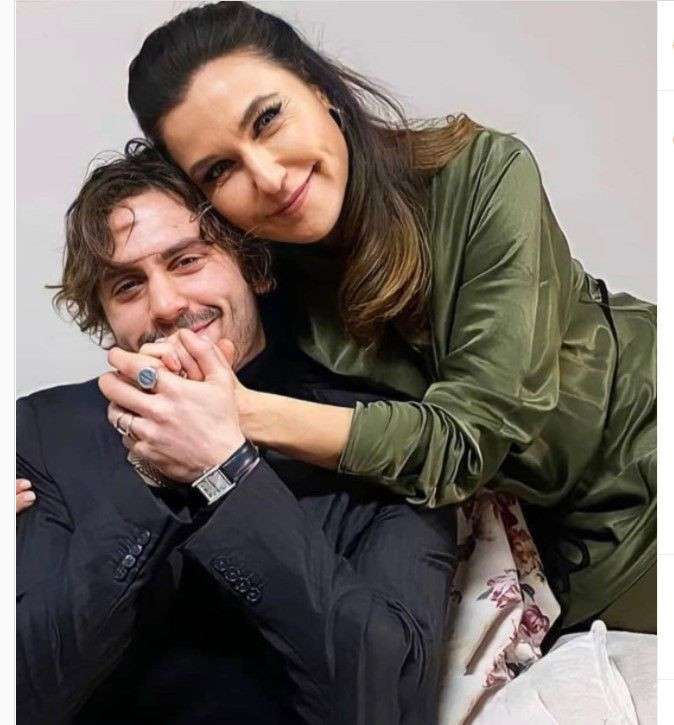 Sadakatsiz'in yıldızı Tarık Emir Tekin annesi Yasak Elma'nın başrolü Şevval Sam'la paylaştı - Resim: 3