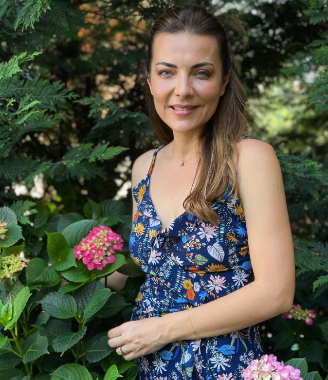 Ünlü oyuncu Burcu Kara’ya hırsızlık şoku! Çekime gitti evi soyuldu hırsız bakın kim... - Resim: 2