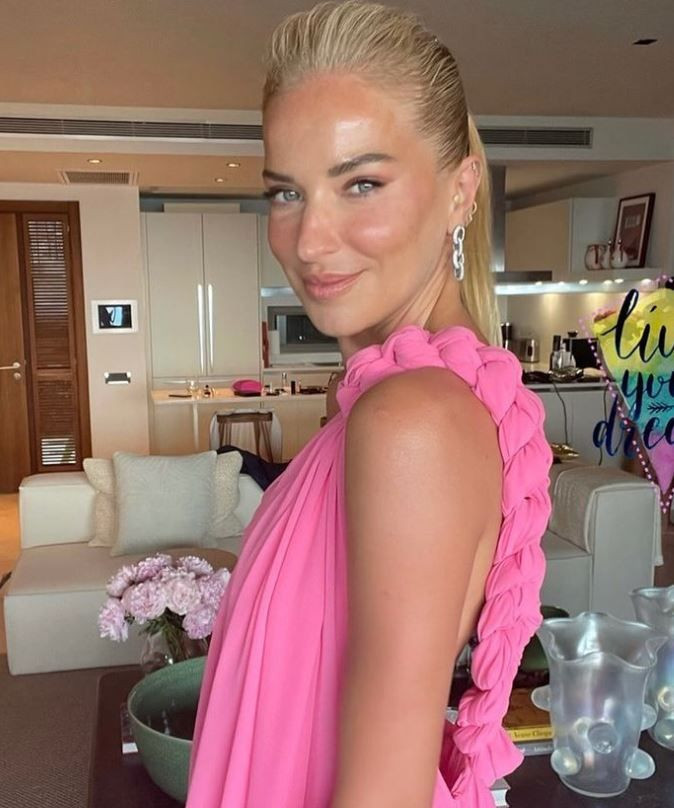 Dolar yükseldi Burcu Esmersoy döviz bozdurdu: Gayrimenkule yatırım yapıyorum - Resim: 4