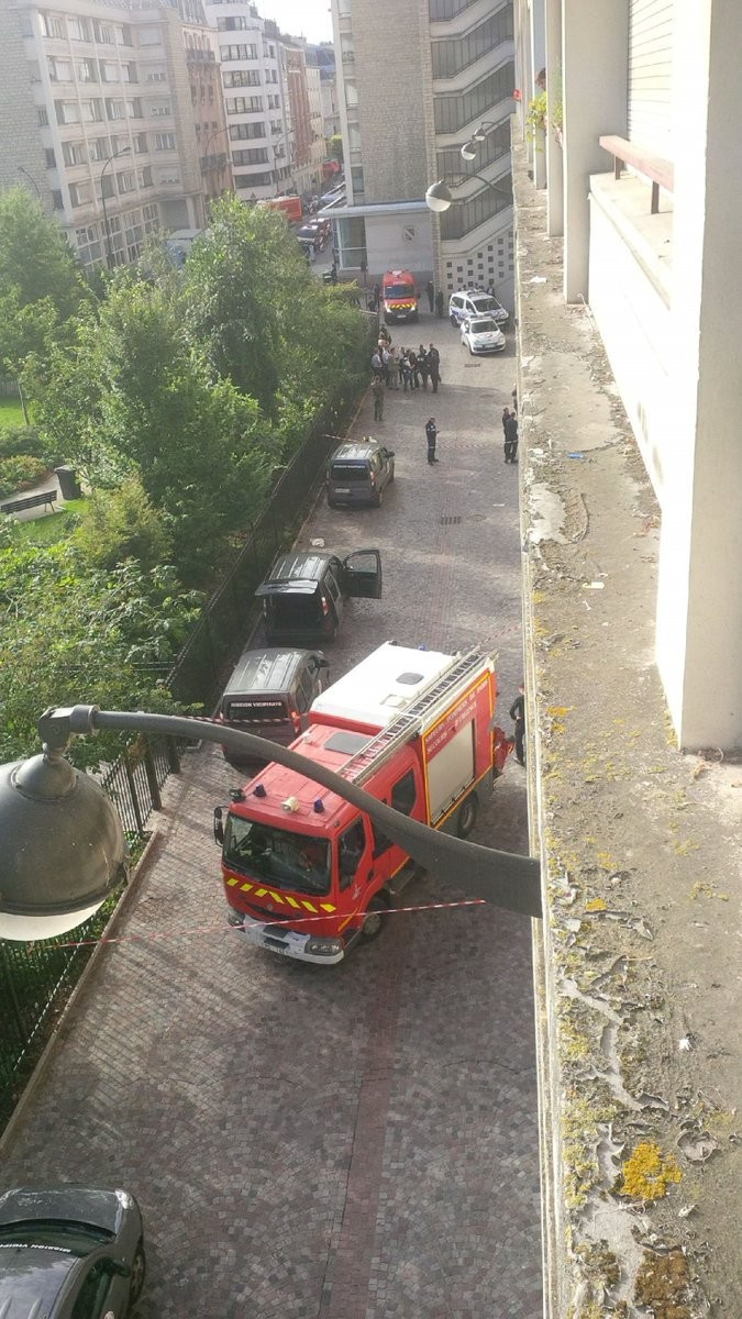 Paris'te saldırı olay yerinden ilk görüntüler - Resim: 2