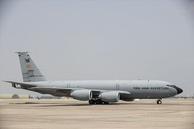 İşte Türkiye'nin dev yakıt ikmal uçağı! Tek uçuşla 20 savaş uçağına yakıt desteği! - Resim: 2