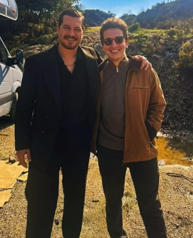 Çağatay Ulusoy'un kardeşi Atalay'dan Eşref Rüya'ya set ziyareti! Karizma genetik... - Resim: 6