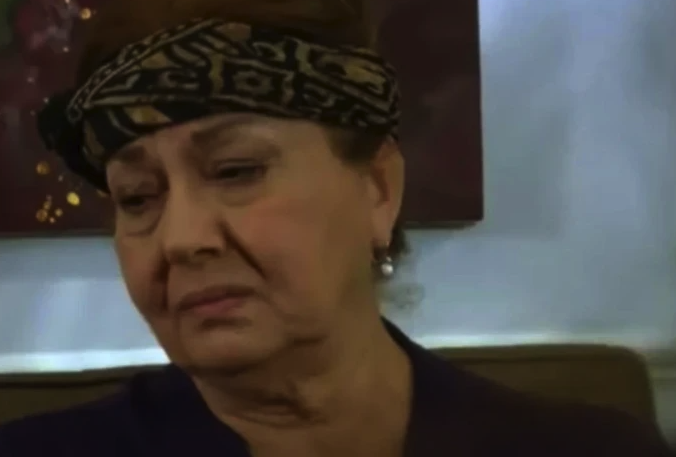 Yaprak Dökümü'nün Hayriye'sini görenler tanıyamadı! Güven Hokna'nın şaşırtan son hali... - Resim: 3