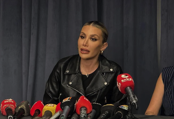 İrem Derici sahnede öyle bir şey itiraf etti ki... ''Şu an köpek gibi istiyorum!'' - Resim: 1