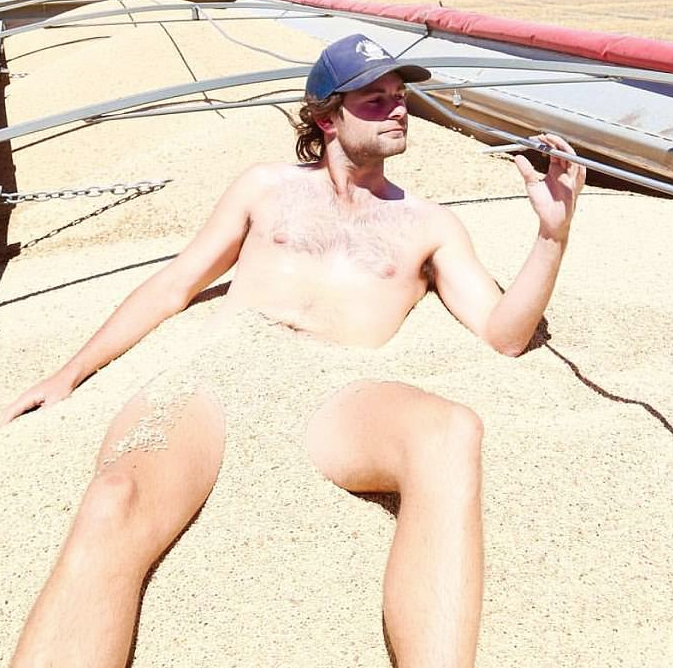 Çiftlikte bir anda soyunmaya başladı sonra ise... Şoke olacaksınız - Resim: 4