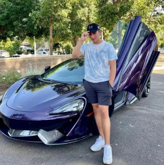 15 yaşındaki fenomenin milyonluk arabaları şok etti! - Resim: 3