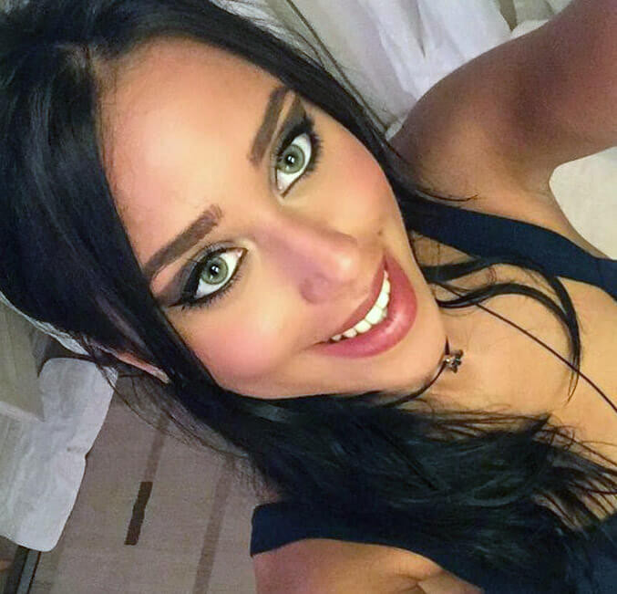 Yeni yılı skandal fotoğrafları çıkan sevgilisiyle kutladı - Resim: 4