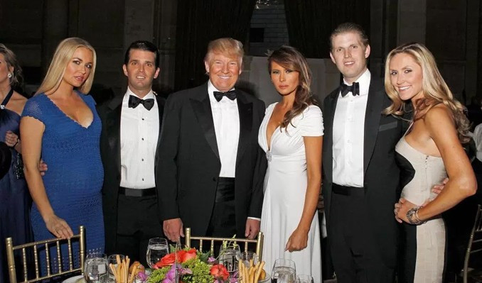 Donald Trump'ın gelini boşanma davası açtı - Resim: 1