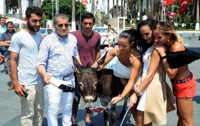 Türkücü Aydın Aydın'a hayvanseverlerden büyük tepki bakın ne yaptı! - Resim: 2