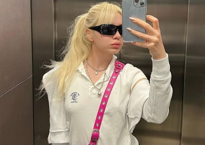 Aleyna Tilki, arabadaki bikinili pozuyla yine ortalığı karıştırdı - Resim: 4