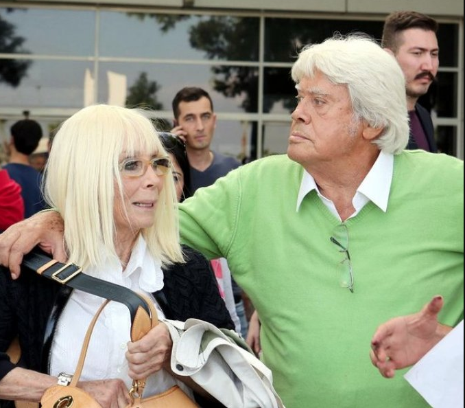 Cüneyt Arkın eşi Betül Cüreklibatır'ı paylaştı 'başka bir kadın' itirafı olay oldu - Resim: 1