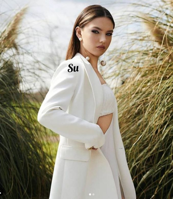 Oyuncu Nilsu Berfin Aktaş kamera flaşının azizliğine uğradı! Çırılçıplak kaldı! - Resim: 1