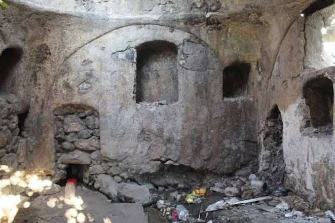 Mahalleli isyan etti Batman'da tarihi hamam çöplüğe dönüştü - Resim: 3