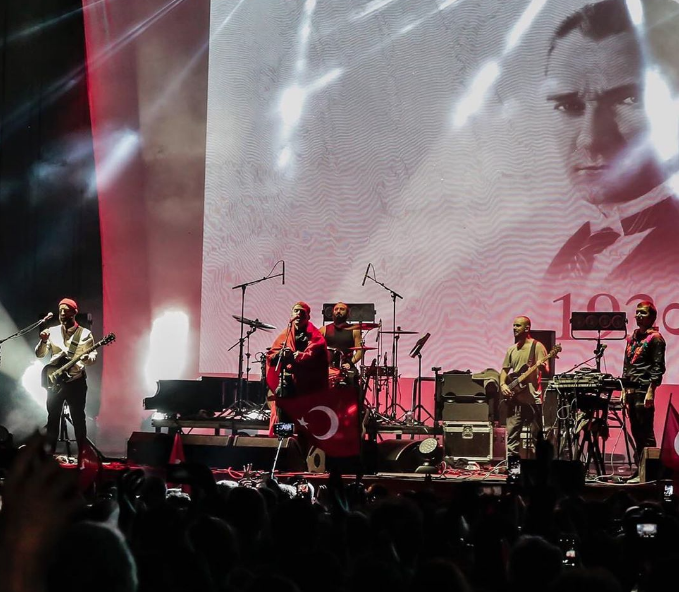 Gökhan Özoğuz ve Şevval Sam'ın konser ücreti ortaya çıktı biri dolarla almış - Resim: 1