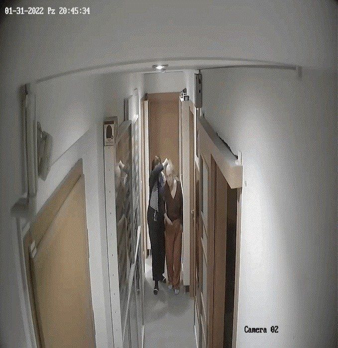 Alzheimer hastası kadına akılalmaz işkence! Gizli kamerayı izleyince dehşete düştü tokat attı, ısırdı... - Resim: 3