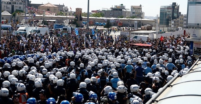 Ünlüler Gezi'de de fena gaza geldi - Resim: 2