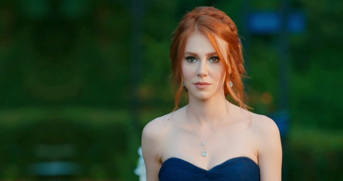 Elçin Sangu gitti Farah Zeynep Abdullah geldi - Resim: 2