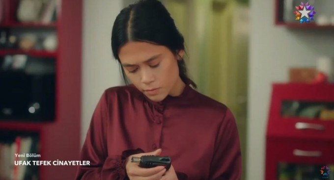 Ufak Tefek Cinayetler'in Rachel'i Aylin Engör'e bakın asıl mesleği de... - Resim: 2