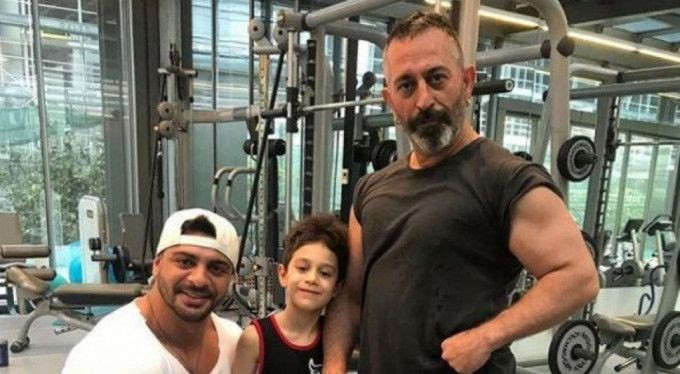 Mustafa Sandal Cem Yılmaz'a 'hodri meydan' dedi! - Resim: 1