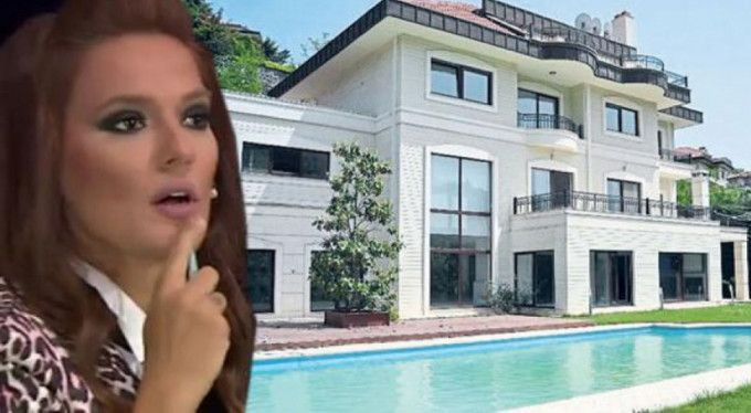 Ünlü sanatçı Demet Akalın soyuldu orkidine varana kadar... - Resim: 3