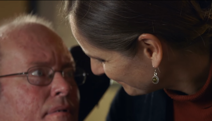 Karısı felçli kocasının gözlerine baktı 15 yıllık sessizlik bozuldu - Resim: 1