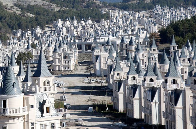 Arap sevdasına Burj Al Babas'ı yaptılar iflas ettiler Mudurnu şatoları ne olacak - Resim: 1