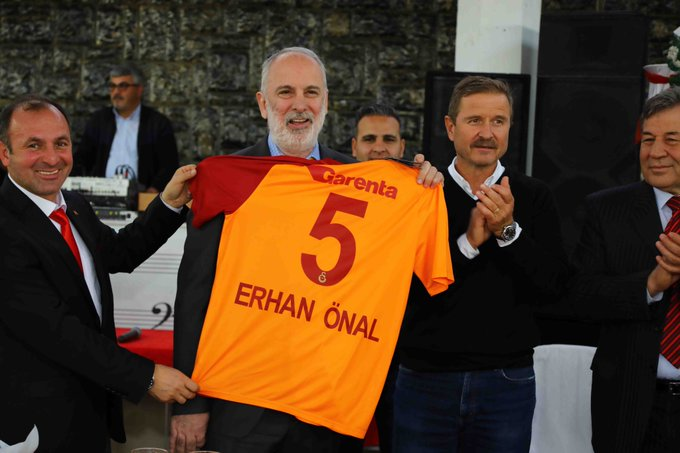 Dikkat çeken detay! Erhan Önal son yolculuğuna uğurlandı - Resim: 1